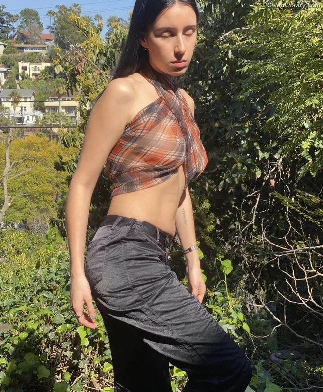 Andrea Silva photo 5 of 58