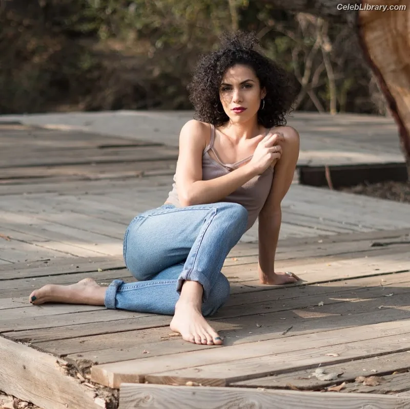 Andrea Sixtos photo 8 of 55
