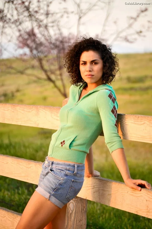 Andrea Sixtos photo 5 of 55