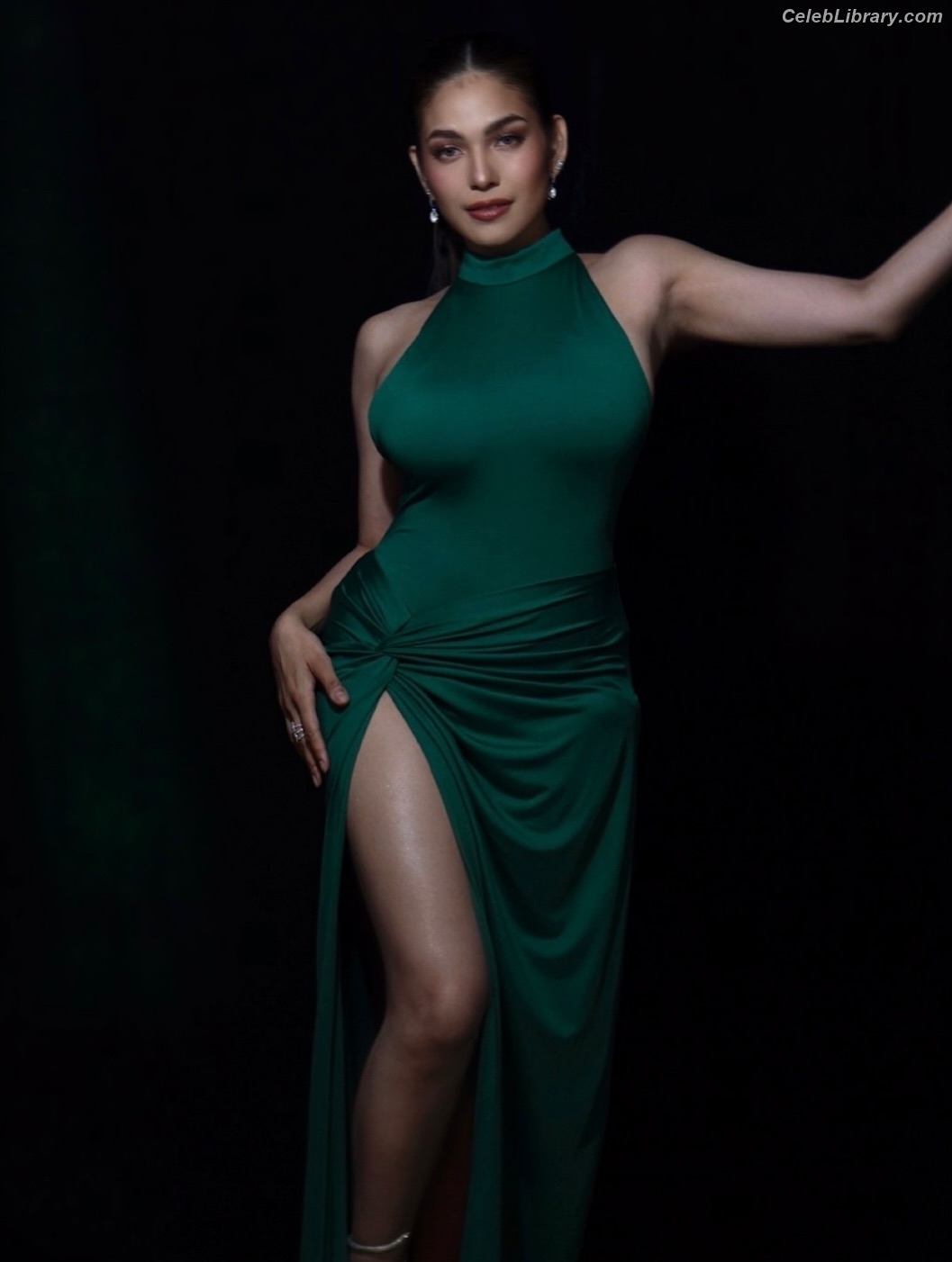 Andrea Torres photo 11 of 22