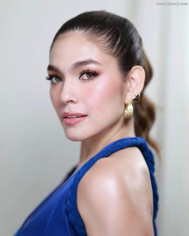 Andrea Torres photo 6 of 22