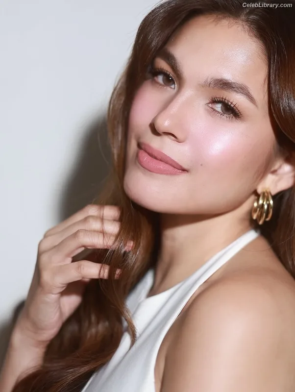 Andrea Torres photo 15 of 22