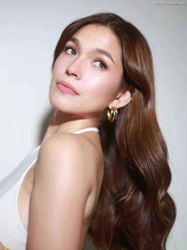 Andrea Torres photo 16 of 22