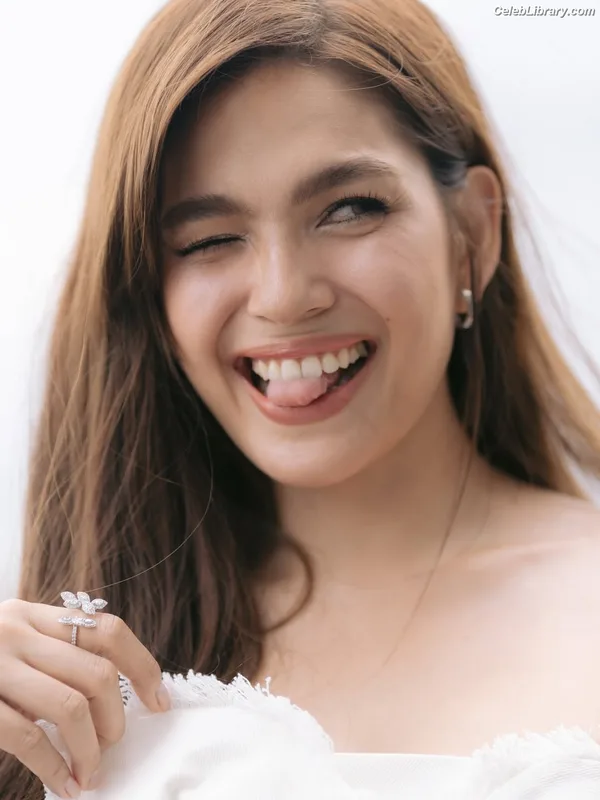 Andrea Torres photo 18 of 22