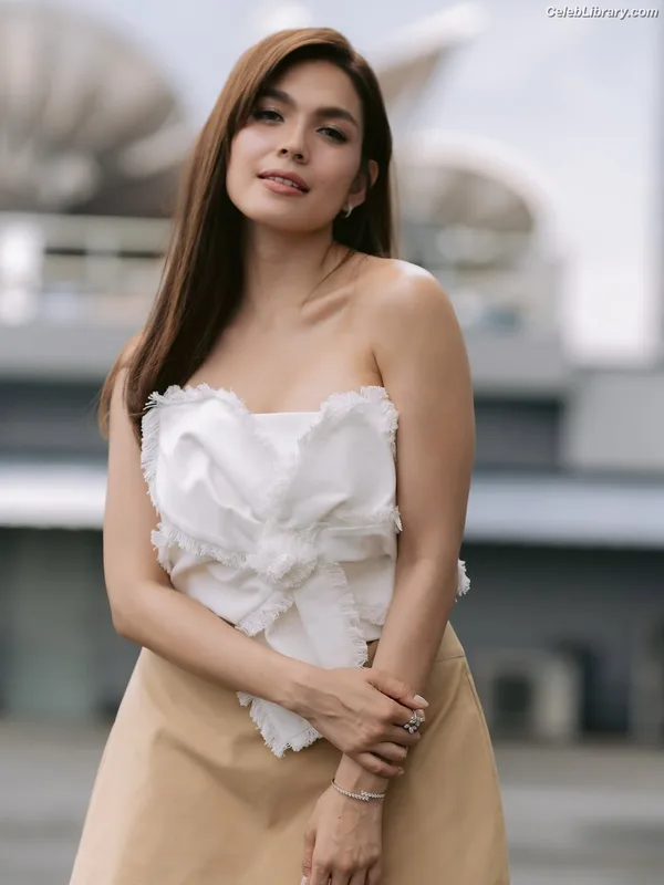 Andrea Torres photo 19 of 22