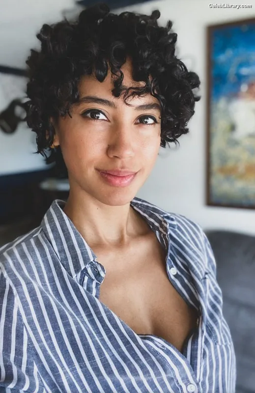 Andy Allo photo 8 of 10