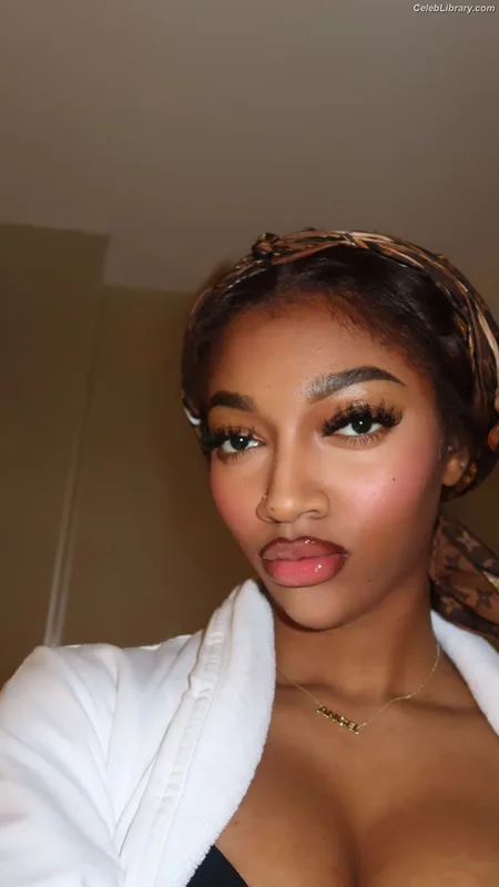 Angel Reese photo 7 of 923