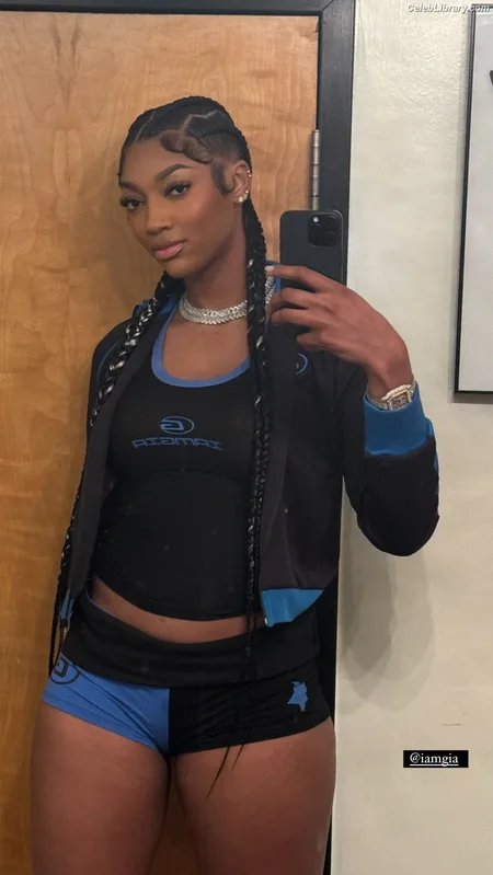 Angel Reese photo 23 of 923