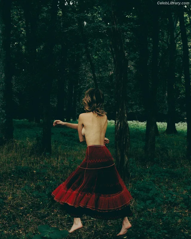 Angela Autumn photo 8 of 11