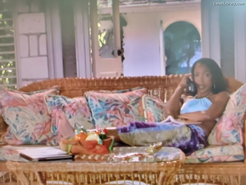 Angela Bassett photo 15 of 49