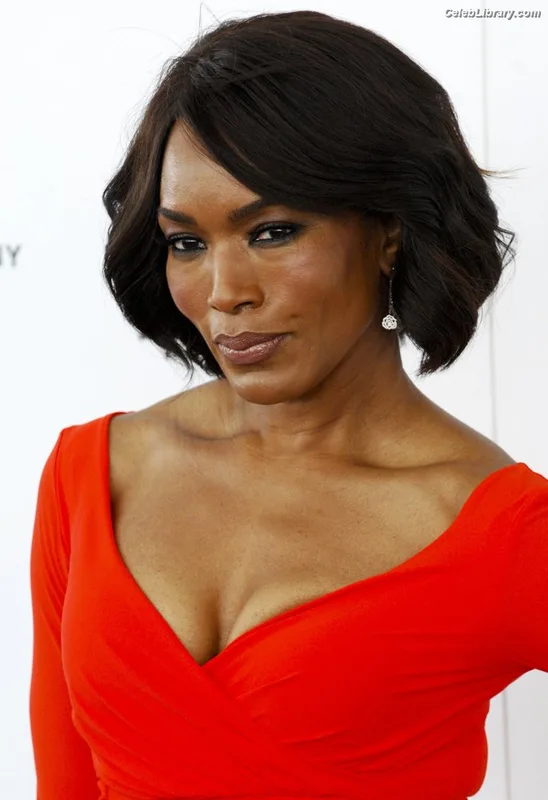 Angela Bassett photo 13 of 49