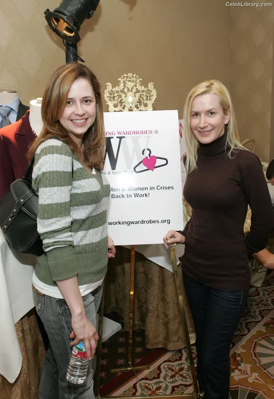 Angela Kinsey photo 21 of 100