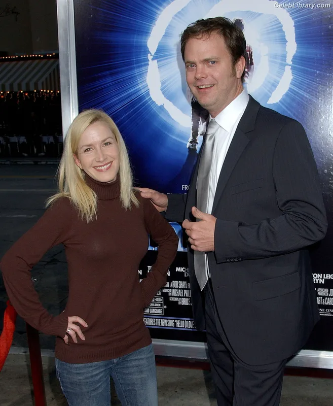 Angela Kinsey photo 7 of 100
