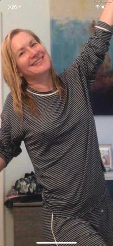 Angela Kinsey photo 20 of 100