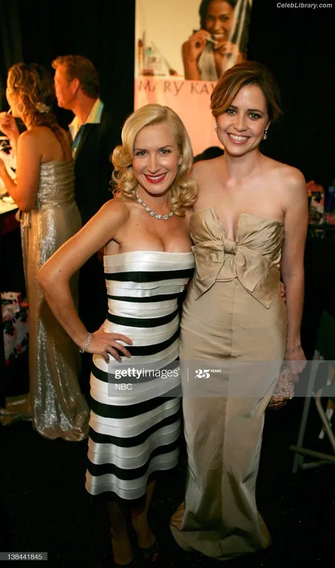 Angela Kinsey photo 23 of 100