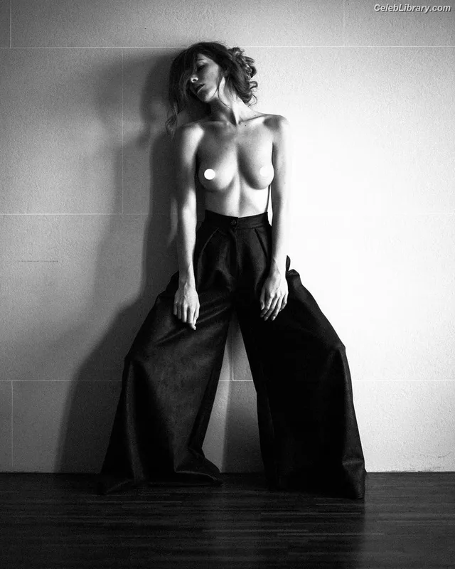 Angela Olszewska photo 3 of 210