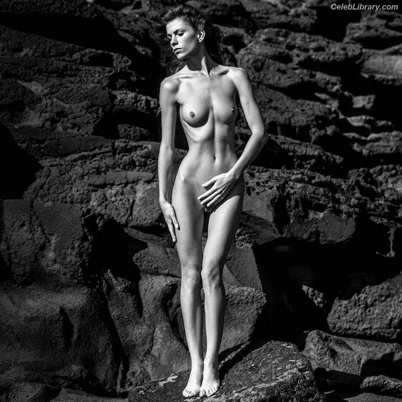 Angela Olszewska photo 4 of 210