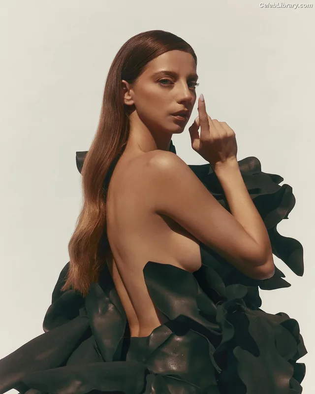 Angela Sarafyan photo 8 of 29
