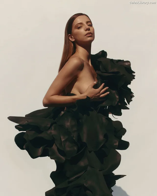 Angela Sarafyan photo 12 of 29