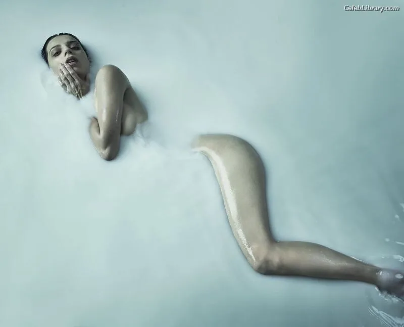 Angela Sarafyan photo 21 of 29
