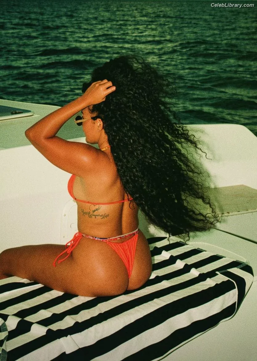 Angela Simmons photo 13 of 678