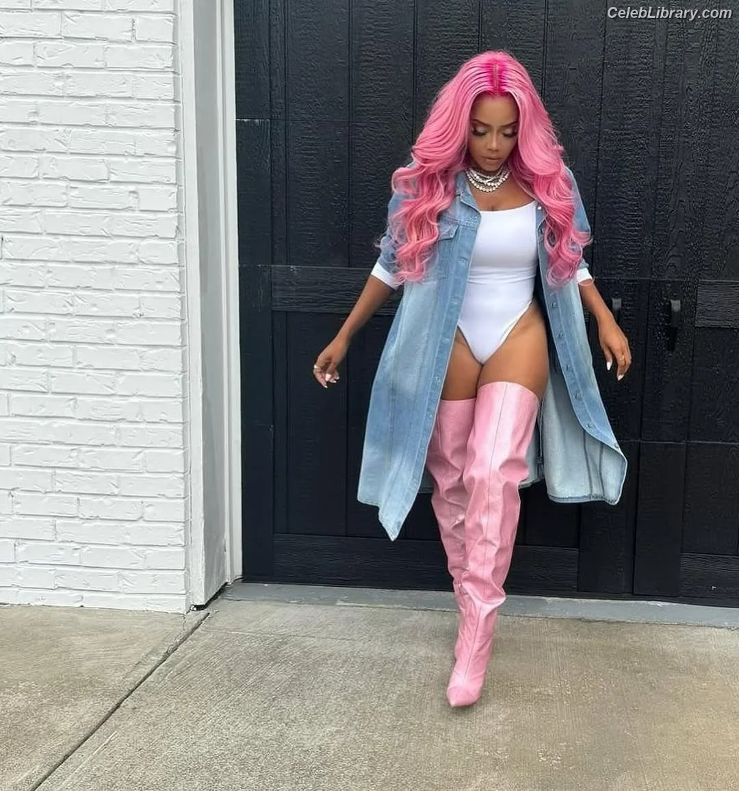 Angela Simmons photo 1 of 678