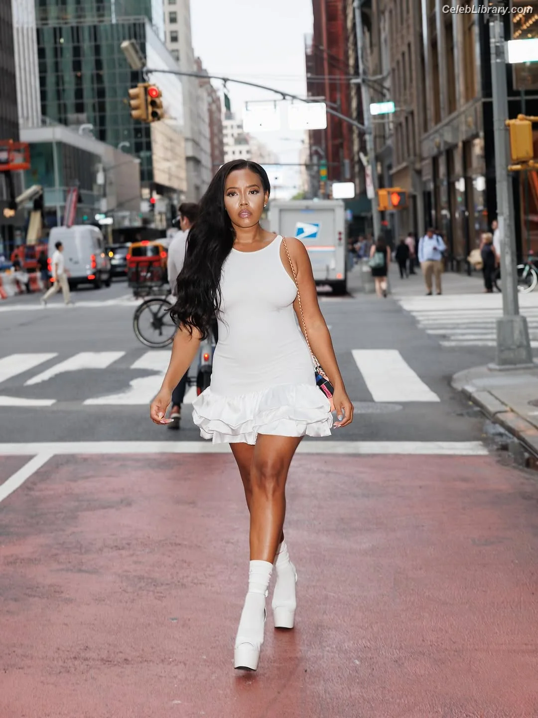 Angela Simmons photo 15 of 678