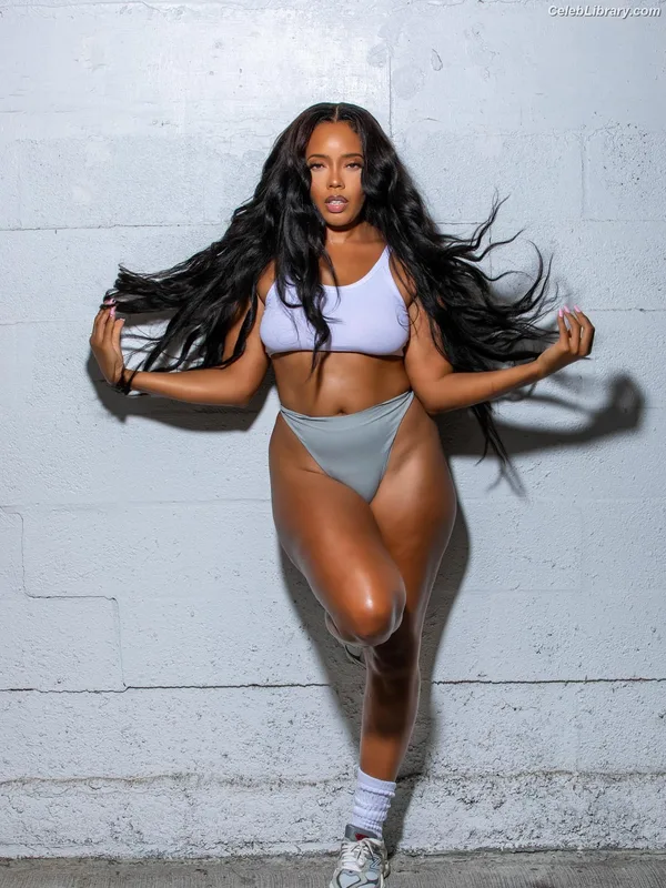 Angela Simmons photo 5 of 679
