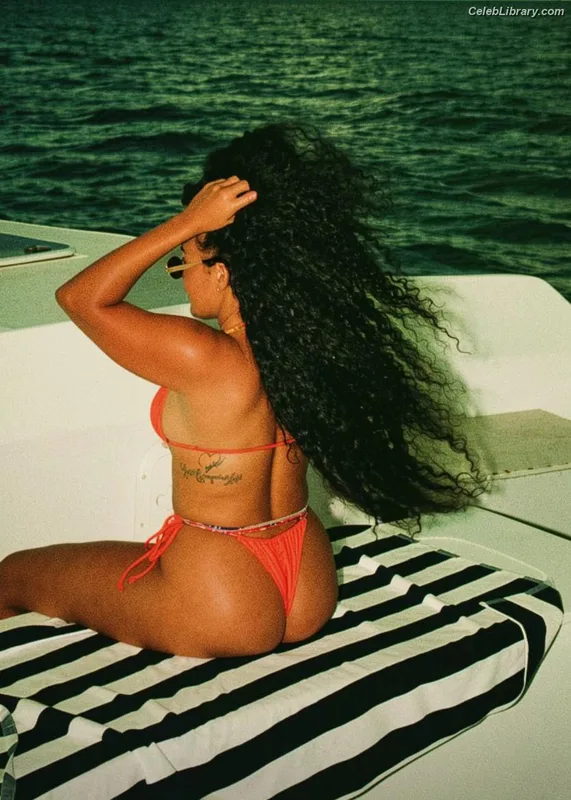 Angela Simmons photo 13 of 679