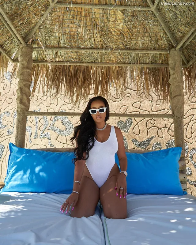Angela Simmons photo 16 of 679
