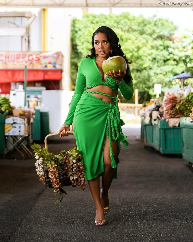 Angela Simmons photo 13 of 679
