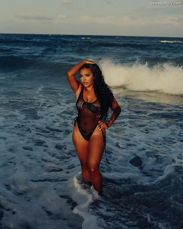 Angela Simmons photo 19 of 679
