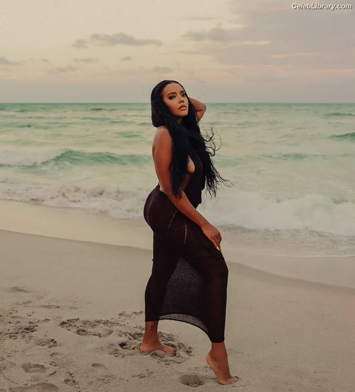 Angela Simmons photo 3 of 679