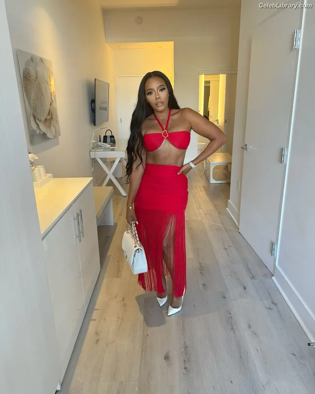 Angela Simmons photo 1 of 679