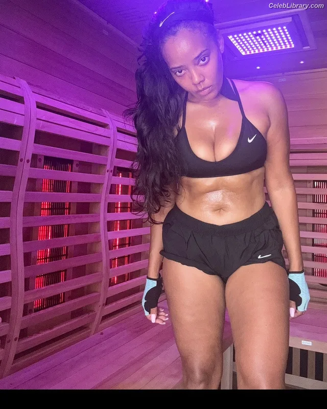 Angela Simmons photo 5 of 679