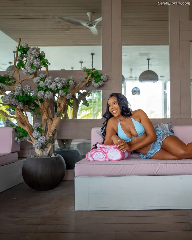 Angela Simmons photo 15 of 679