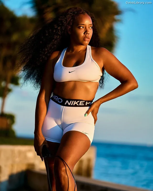 Angela Simmons photo 15 of 679