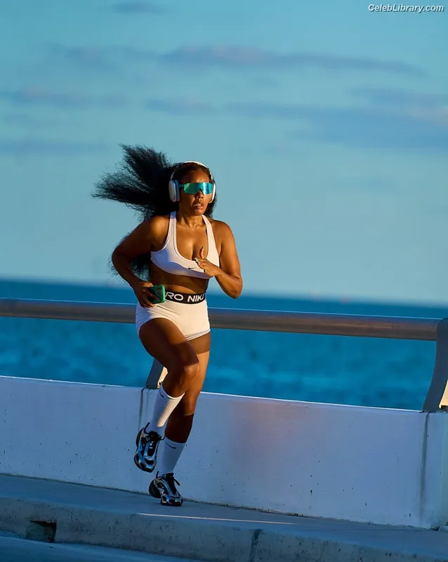 Angela Simmons photo 19 of 679