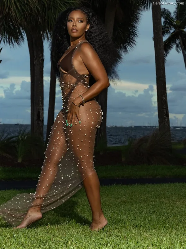 Angela Simmons photo 19 of 679