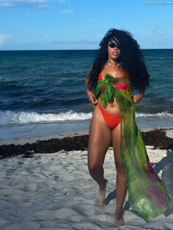 Angela Simmons photo 15 of 679