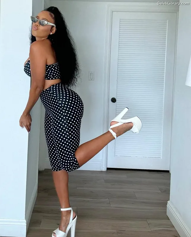Angela Simmons photo 9 of 679