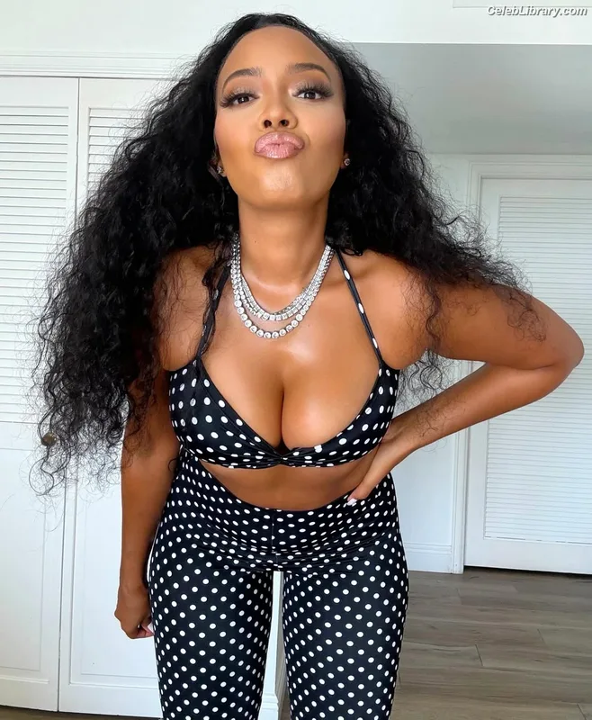 Angela Simmons photo 10 of 679