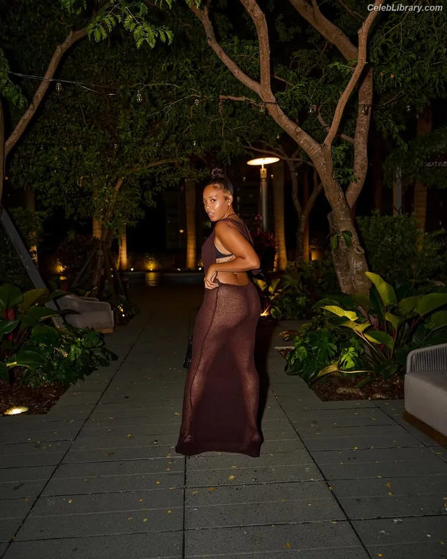 Angela Simmons photo 15 of 679