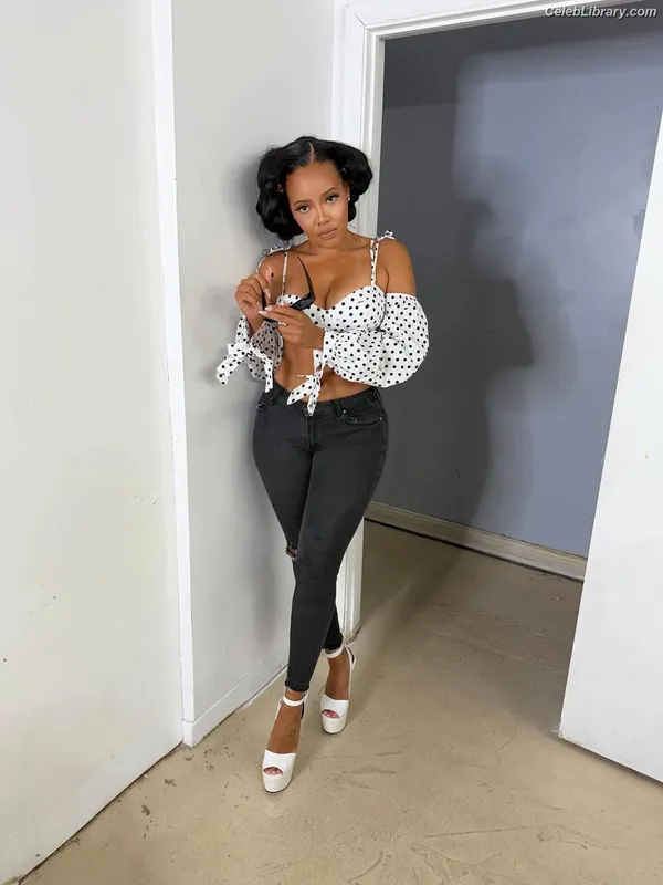 Angela Simmons photo 18 of 679
