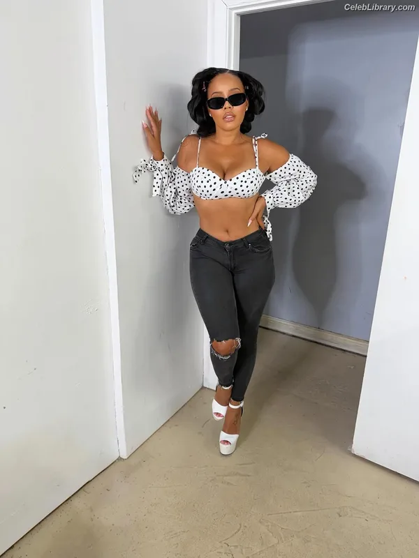 Angela Simmons photo 22 of 679