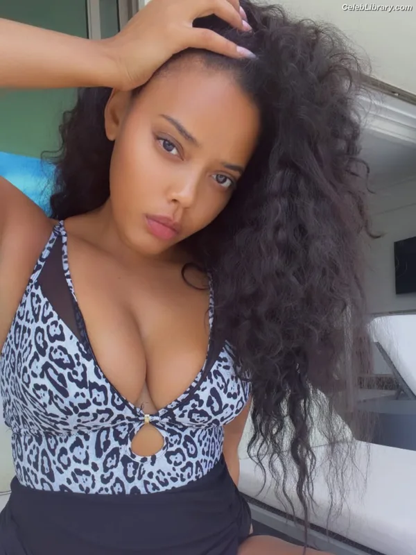 Angela Simmons photo 2 of 679
