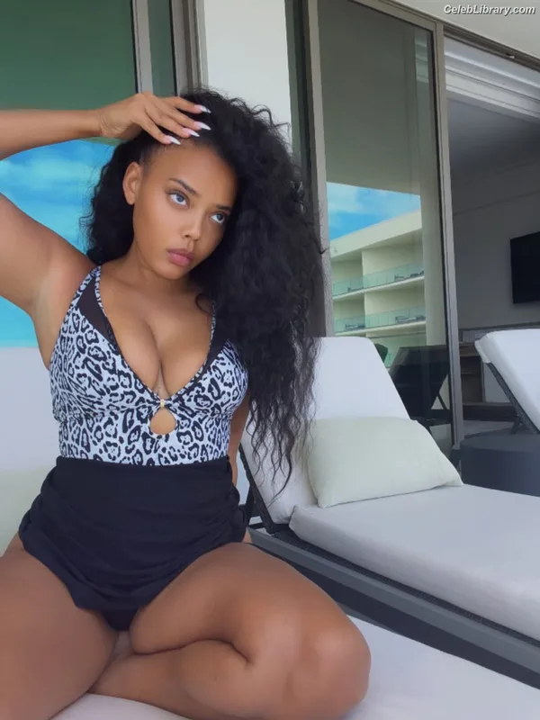 Angela Simmons photo 5 of 679