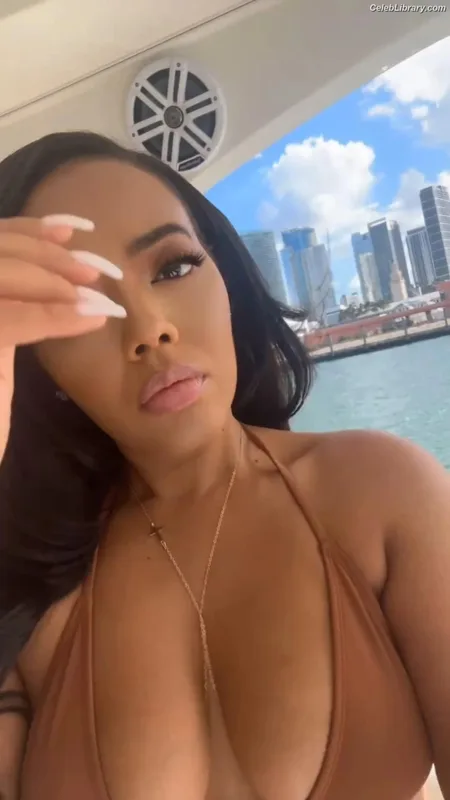 Angela Simmons photo 13 of 679