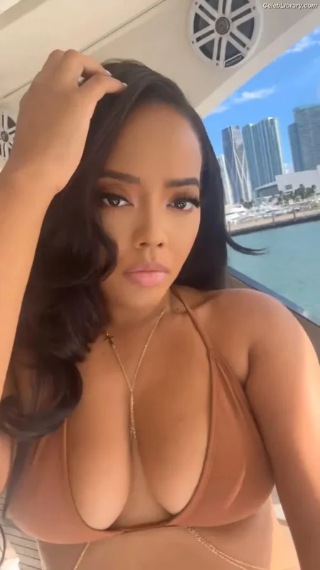 Angela Simmons photo 15 of 679