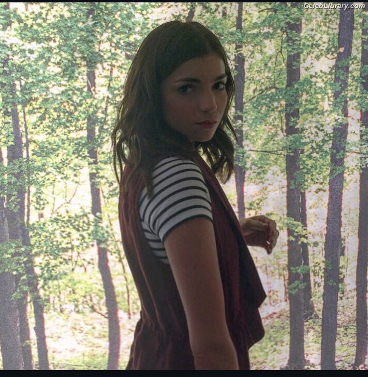 Angela Trimbur photo 20 of 91
